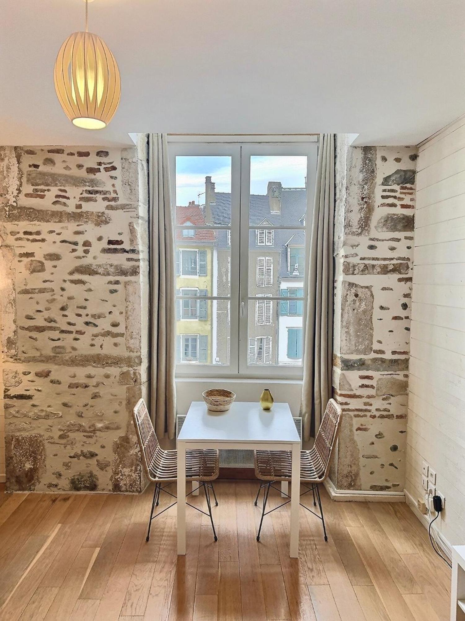 Wonderhost, Bois Et Pierre En Coeur De Ville Pau Kültér fotó